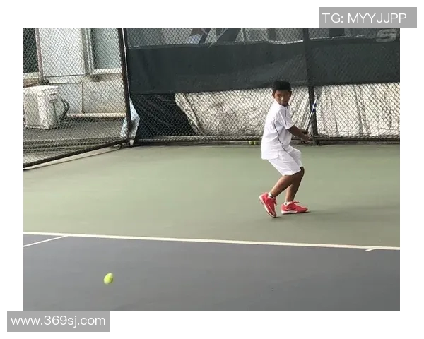 南京网球队边路渗透战术分析及其在比赛中的成效与不足探讨