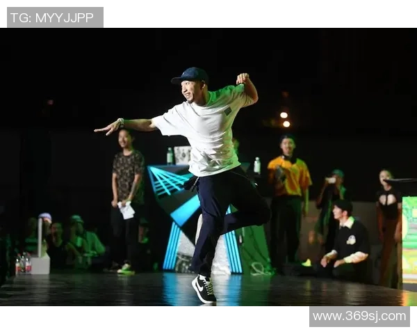 南京街舞队的盯防策略分析与表现评估探讨