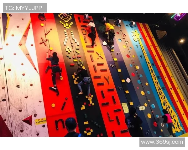 武汉攀岩队与成都攀岩队赛后复盘团队协作的精彩瞬间与经验分享