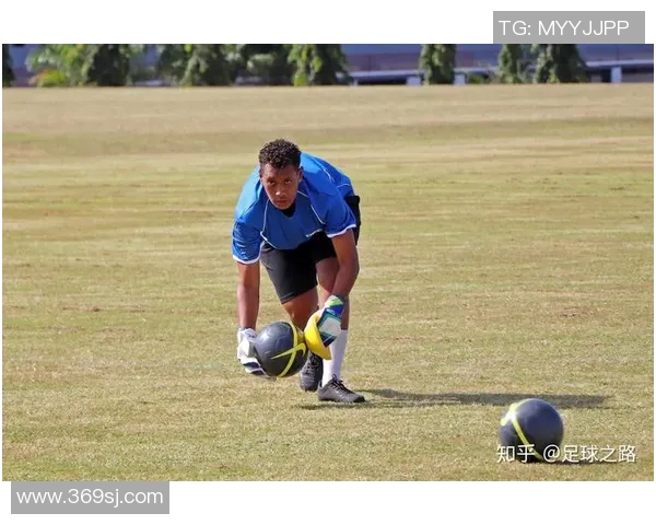 深圳足球队耐力变革引发热议全新战略助力球队重回巅峰之路