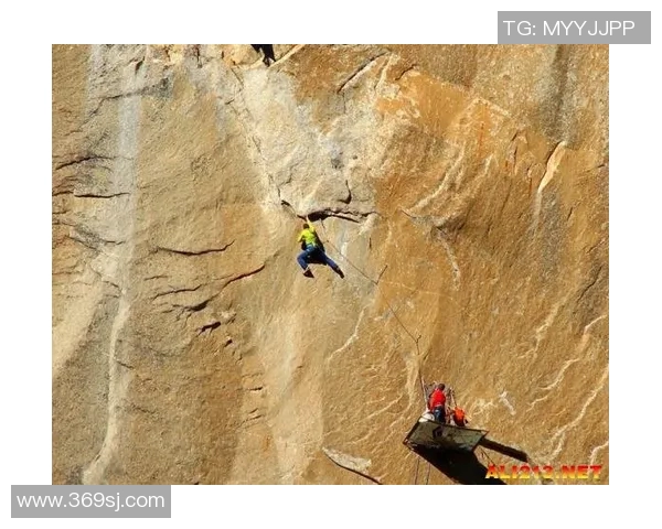 重庆攀岩队速度之巅的挑战与突破探索攀岩运动的魅力与未来 重庆攀岩队速度之巅的挑战与突破探索攀岩运动的魅力与未来