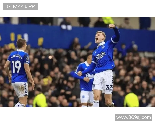 英联杯激战埃弗顿迎战曼联双方争夺晋级资格精彩对决即将上演