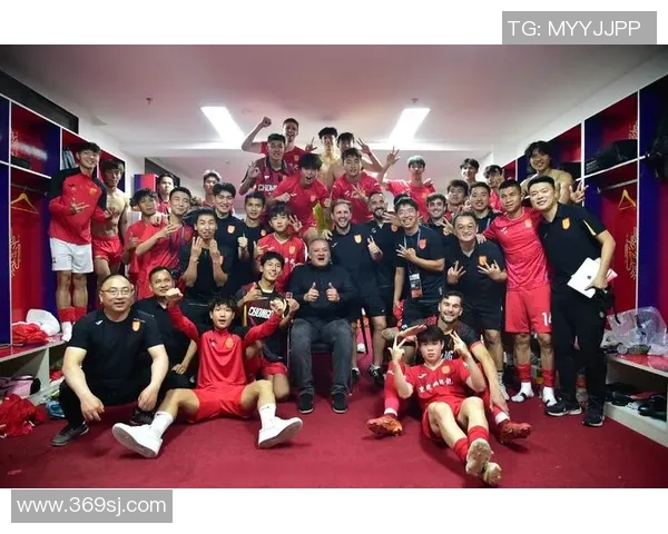 重庆足球队强势领跑锦标赛积分榜以92分稳居第一 重庆足球队强势领跑锦标赛积分榜以92分稳居第一