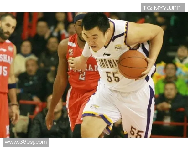 韩德君的篮球之路:从青涩少年到CBA传奇的成长历程与心路历程 韩德君的篮球之路:从青涩少年到CBA传奇的成长历程与心路历程