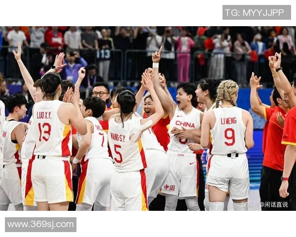 亚特兰大梦与康涅的激烈对决展现女篮实力与团队默契